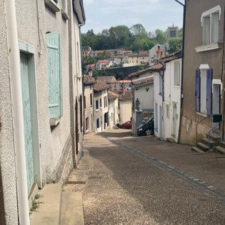 Le Gite No 2 Le Vigeant Esterno foto